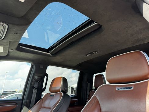 Used 2024 GMC Sierra 3500 Denali Ultimate image 29