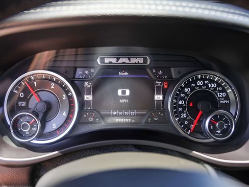Used 2022 RAM 2500 Laramie AWD/4WD image 11