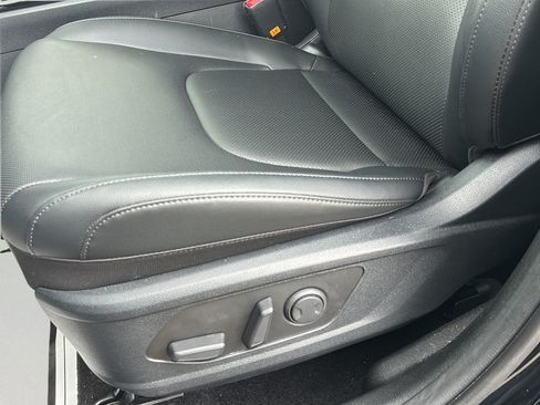 Used 2025 Kia Sportage EX FWD image 14