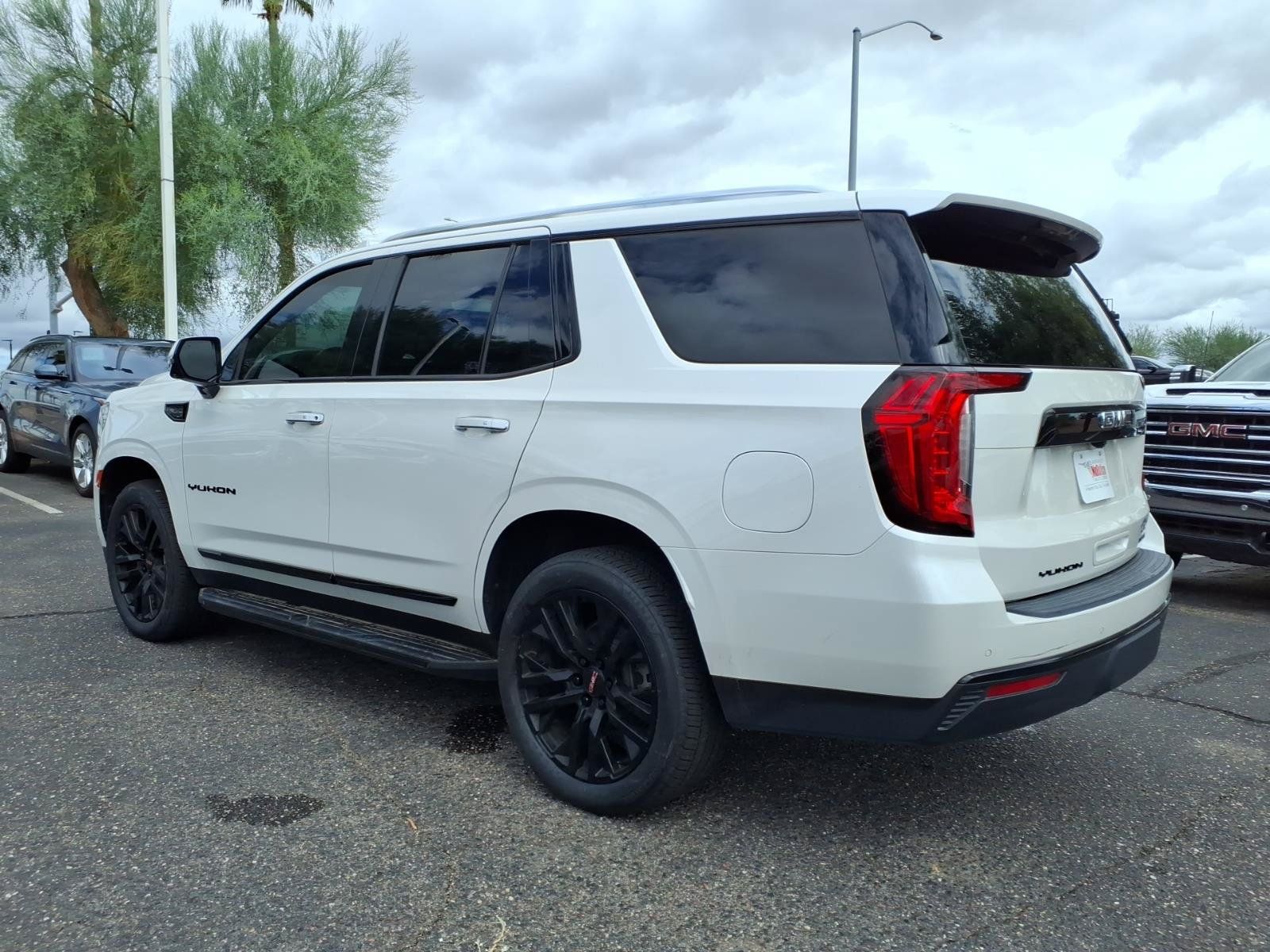 Used 2021 GMC Yukon SLT w/ SLT Luxury Plus Package AWD/4WD image 7