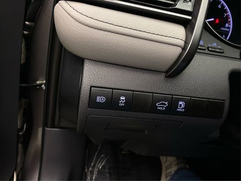Used 2022 Toyota Camry SE FWD image 21