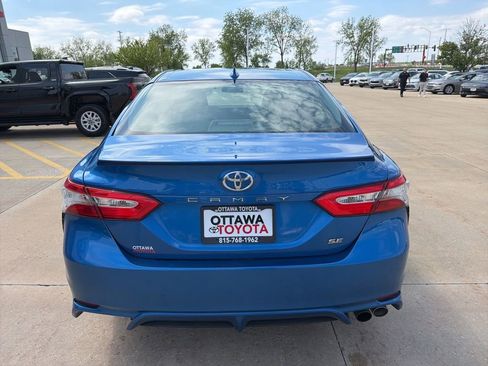 Used 2019 Toyota Camry SE FWD image 7