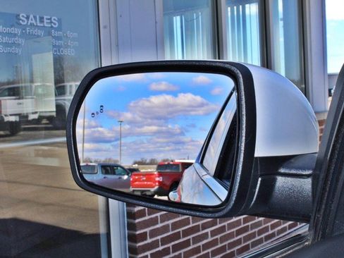 Used 2024 Ford Edge SEL image 30