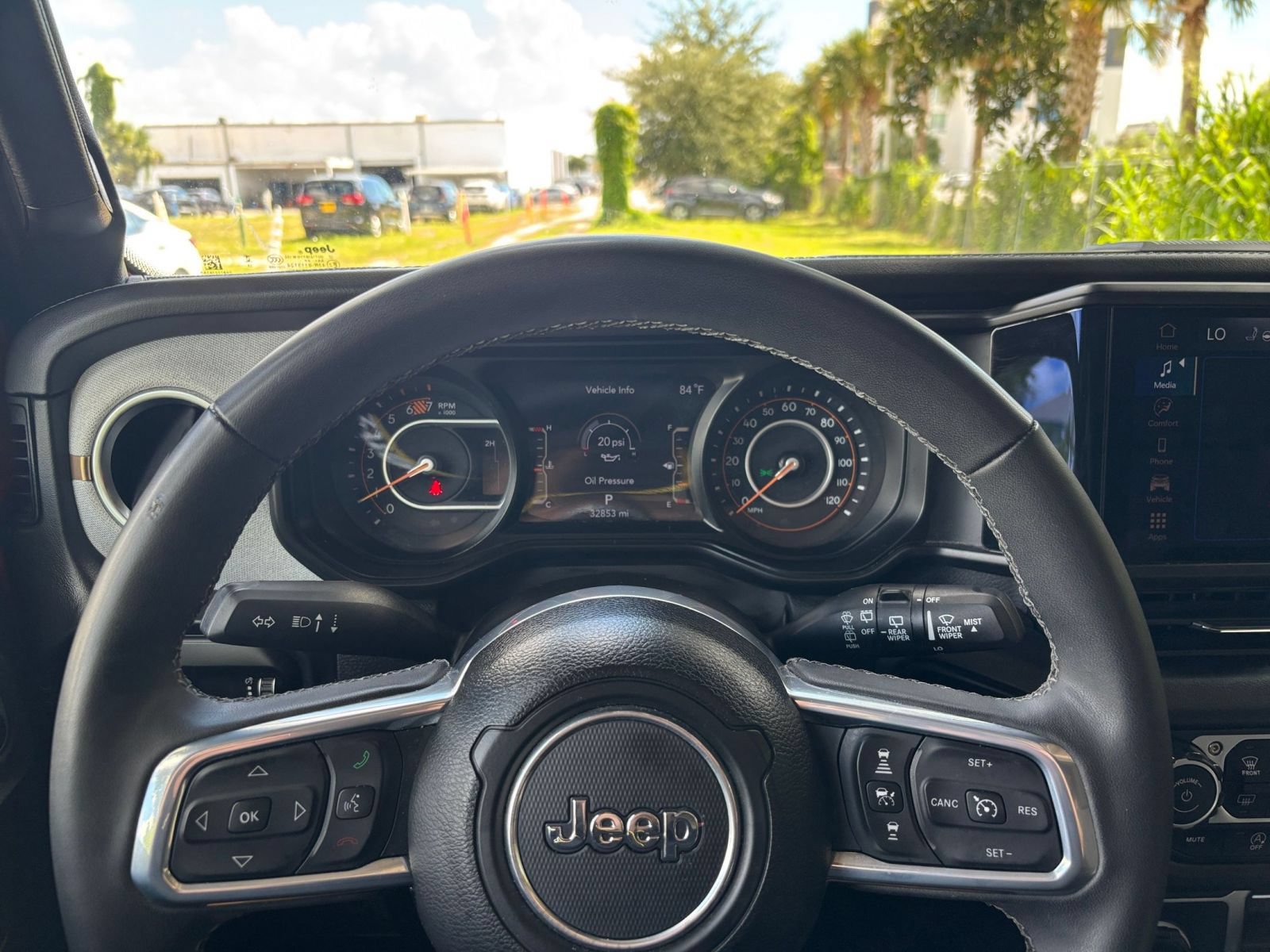 Used 2025 Jeep Wrangler Unlimited Sahara AWD/4WD image 29