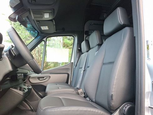 New 2025 Mercedes-Benz Sprinter 2500 image 9