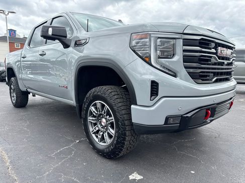 Used 2024 GMC Sierra 1500 AT4 w/ Technology Package AWD/4WD image 3