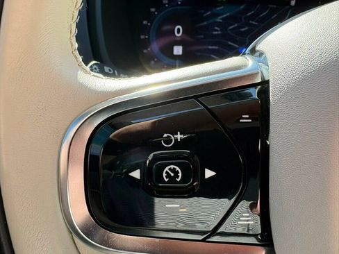 Used 2024 Volvo XC90 B5 Core w/ Protection Package Premier image 28