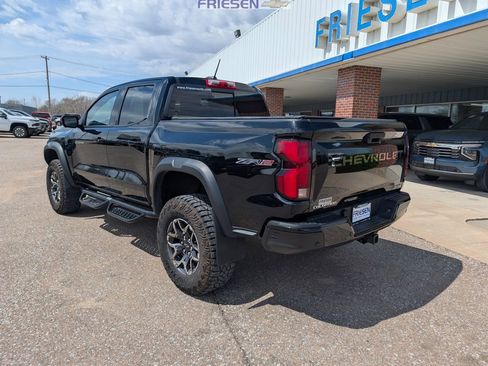 Used 2024 Chevrolet Colorado ZR2 w/ Technology Package image 3