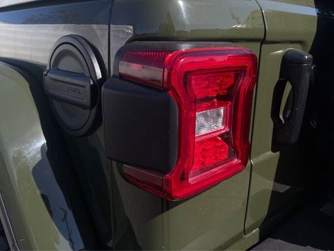 Used 2021 Jeep Wrangler Unlimited Rubicon image 17