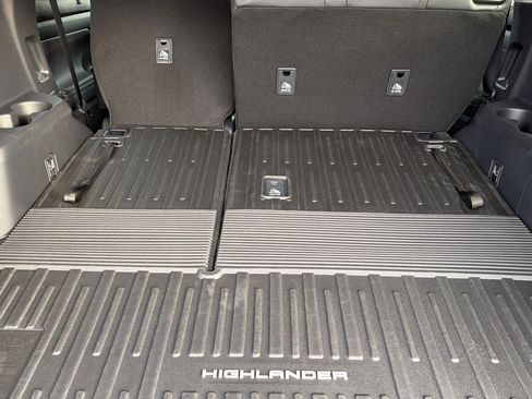 New 2026 Toyota Highlander XLE image 13