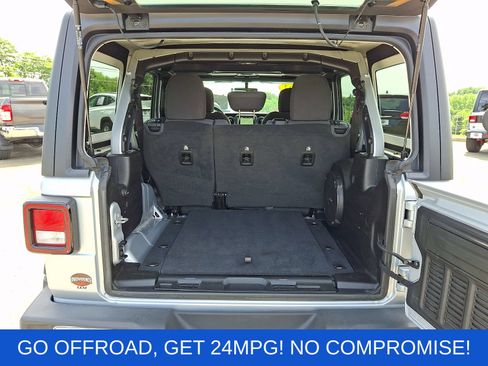 Used 2022 Jeep Wrangler Unlimited Sport AWD/4WD image 28