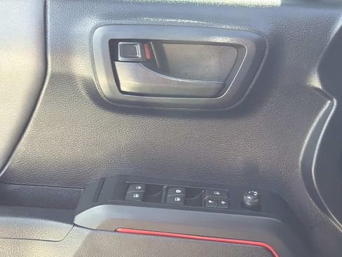 Used 2019 Toyota Tacoma SR w/ SR Convenience Package RWD image 22