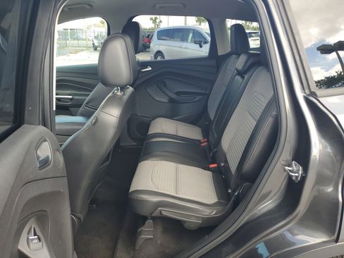 Used 2017 Ford Escape Titanium FWD image 16