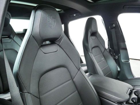 New 2026 Porsche Panamera image 25