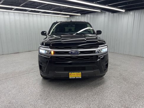 Used 2022 Ford Expedition Max XLT image 2