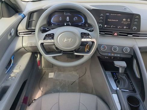New 2026 Hyundai Elantra SE image 15