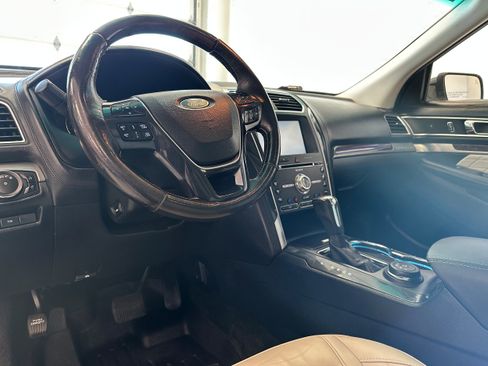 Used 2016 Ford Explorer Platinum AWD/4WD image 10