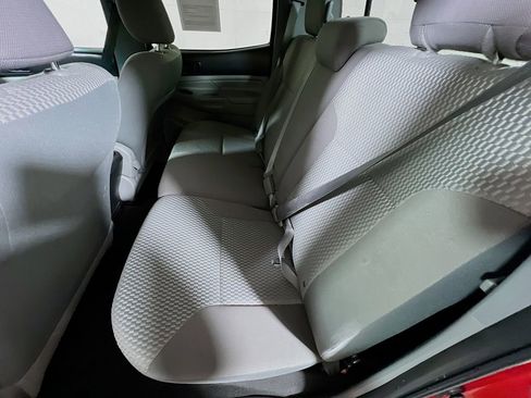 Used 2015 Toyota Tacoma PreRunner w/ SR5 Package image 21