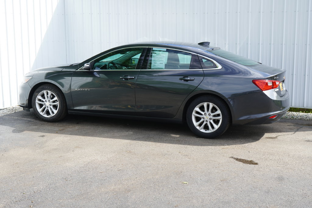 Used 2017 Chevrolet Malibu LT w/ LPO, Convenience Package 2 FWD image 3