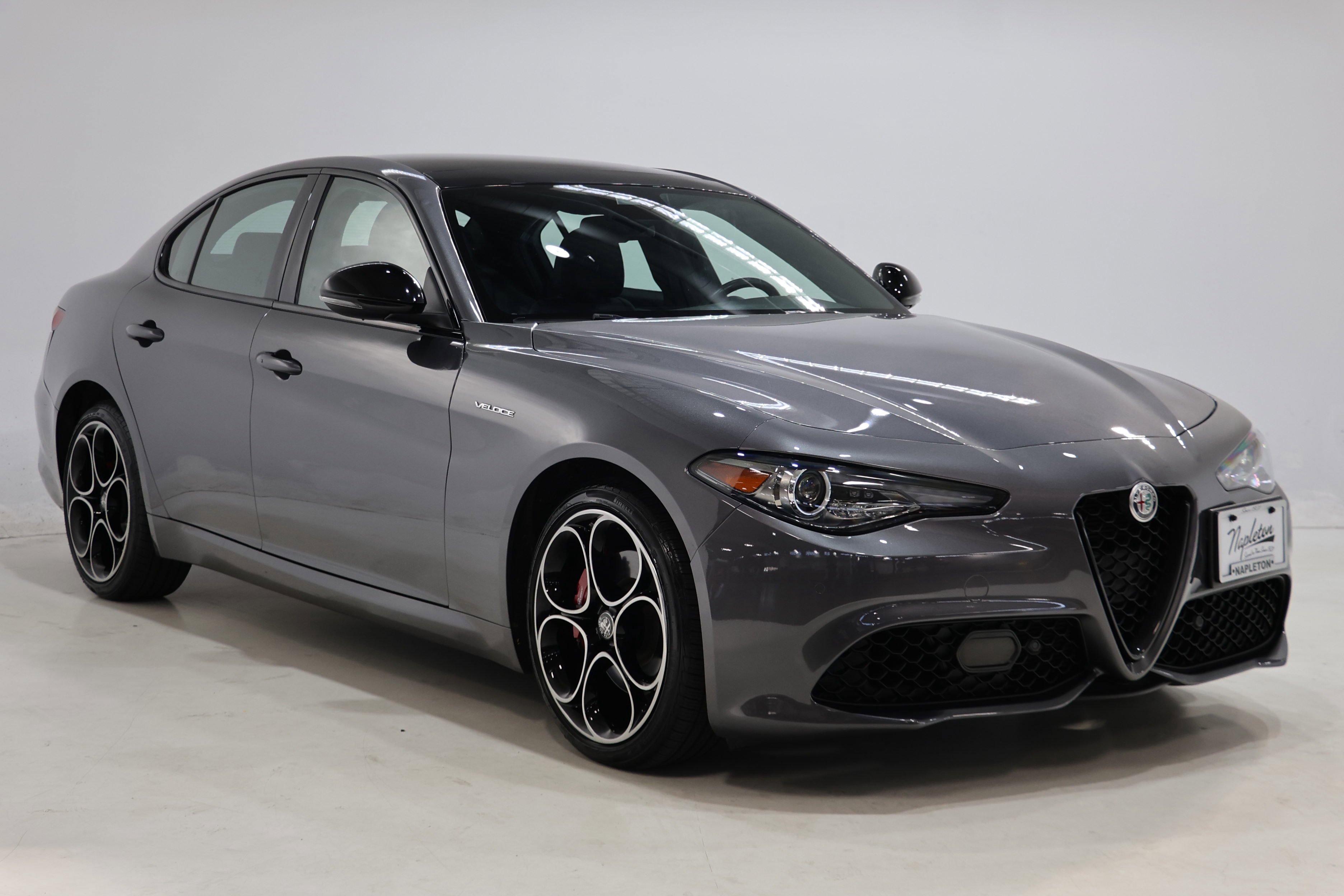 Certified 2023 Alfa Romeo Giulia Veloce AWD/4WD image 1