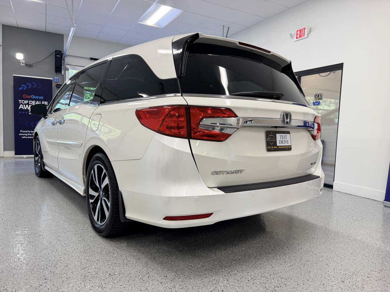 Used 2018 Honda Odyssey Elite image 4