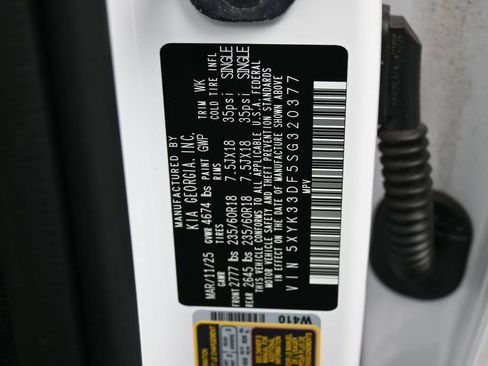 Used 2025 Kia Sportage EX FWD image 17