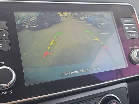 Used 2022 Nissan Leaf S image 15