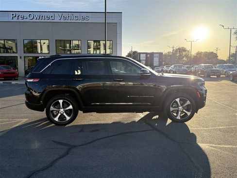 Used 2023 Jeep Grand Cherokee 4WD 4xe image 8