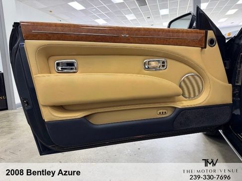 Used 2008 Bentley Azure RWD image 25