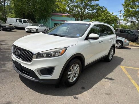 Used 2018 Kia Sorento AWD image 2