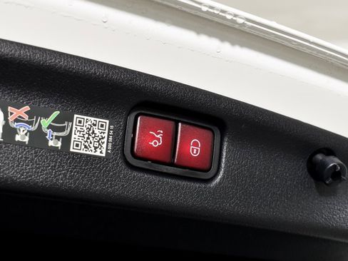 Certified 2025 Mercedes-Benz C 300 Sedan image 38