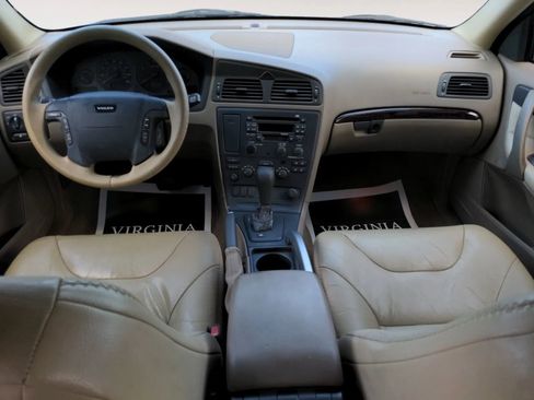 Used 2002 Volvo V70 Cross Country AWD/4WD image 3