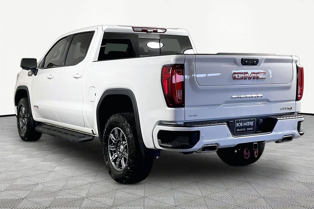Used 2024 GMC Sierra 1500 AT4 w/ Technology Package AWD/4WD image 4