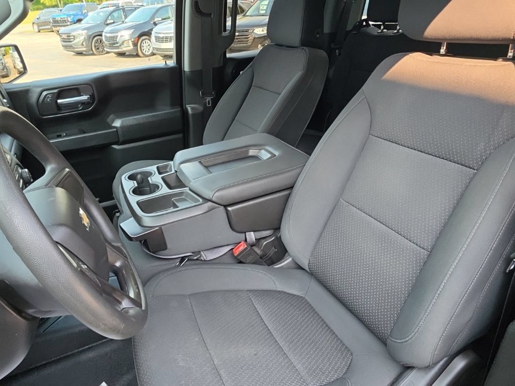 Certified 2020 Chevrolet Silverado 1500 Custom w/ Custom Value Package AWD/4WD image 22
