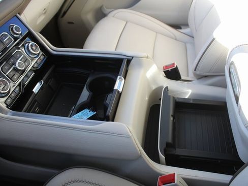 Used 2023 GMC Yukon Denali w/ Denali Reserve Package image 37