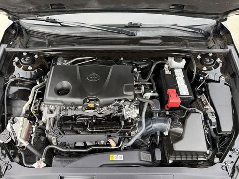 Used 2022 Toyota Camry SE image 11