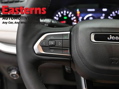 Used 2025 Jeep Compass Limited AWD/4WD image 15