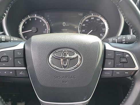 Used 2024 Toyota Highlander XSE image 26