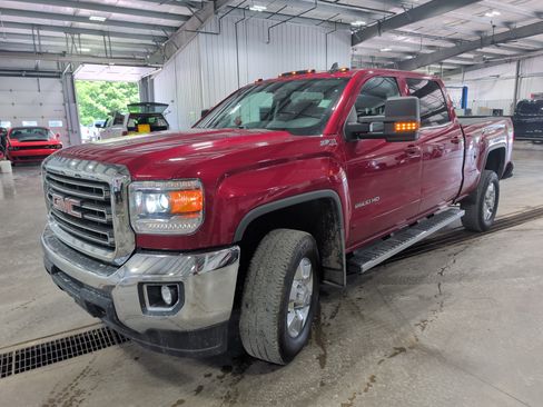Used 2019 GMC Sierra 2500 SLE w/ SLE Preferred Package AWD/4WD image 6