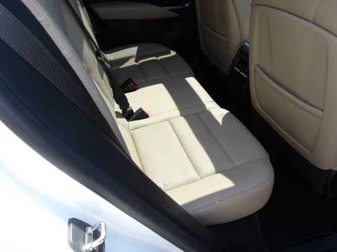 Used 2024 Cadillac XT4 Premium Luxury AWD/4WD image 13