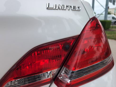 Used 2006 Toyota Avalon Limited FWD image 35