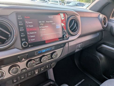 Used 2023 Toyota Tacoma TRD Sport w/ Technology Package AWD/4WD image 18