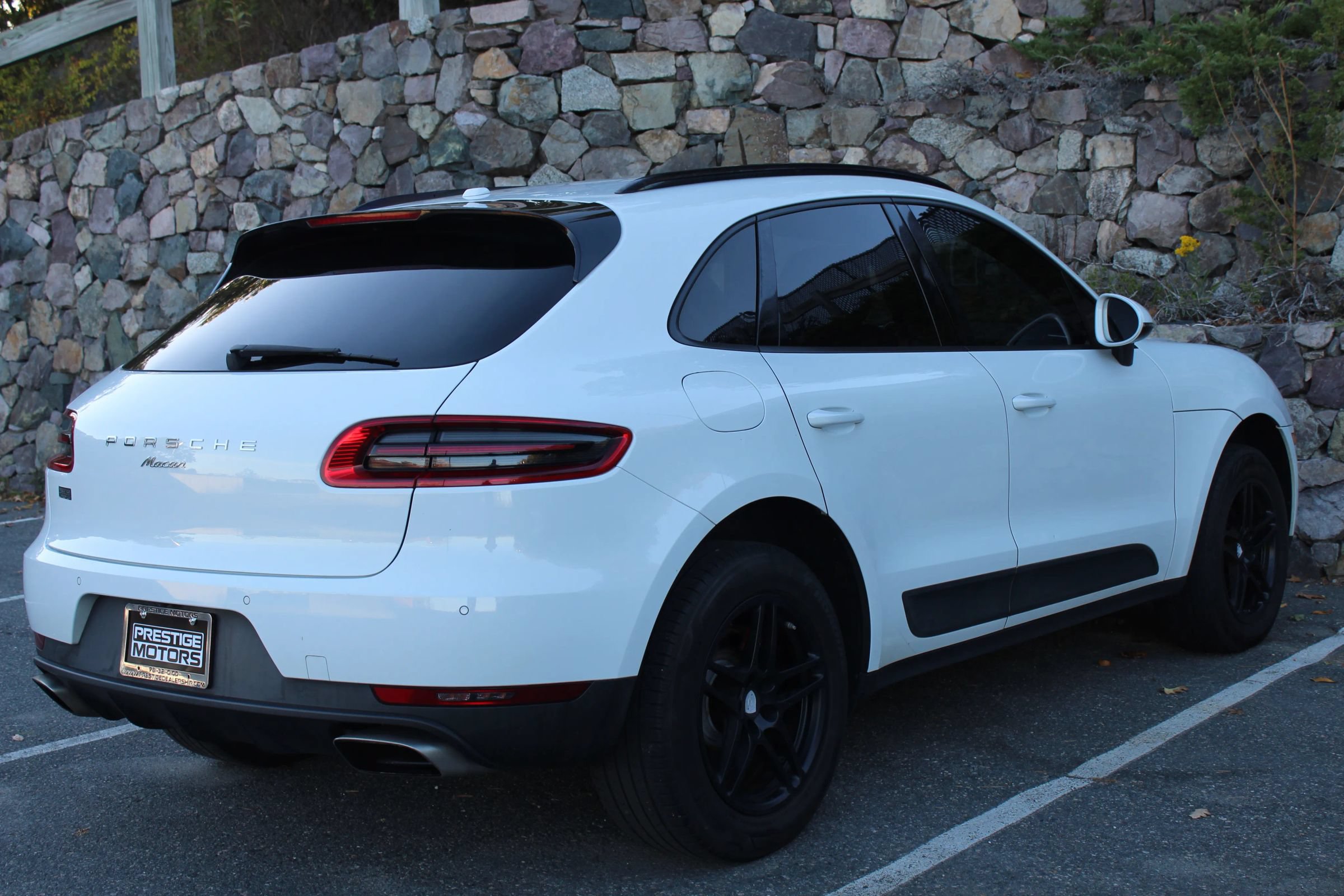 Used 2017 Porsche Macan AWD/4WD image 8