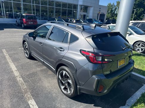 Used 2024 Subaru Crosstrek 2.5i Limited AWD/4WD image 2