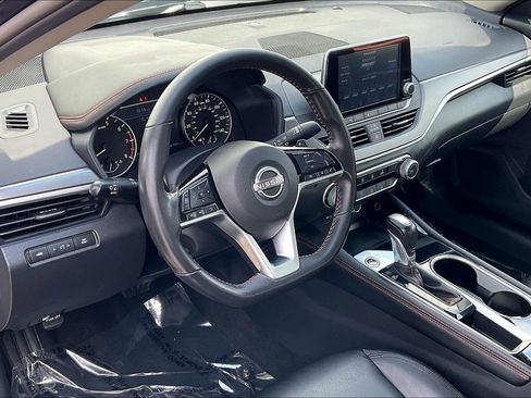 Used 2025 Nissan Altima 2.5 SR FWD image 18