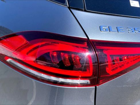 Used 2021 Mercedes-Benz GLE 350 4MATIC image 28