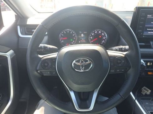 Used 2021 Toyota RAV4 XLE Premium FWD image 10