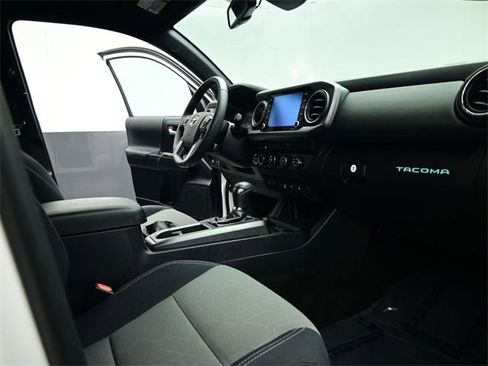 Used 2020 Toyota Tacoma TRD Off-Road image 25