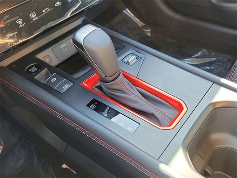 New 2026 Nissan Kicks SR w/ SR Premium Package image 10