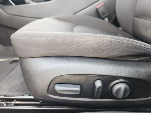 Used 2019 Chevrolet Malibu LT image 24